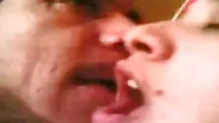 Escorta se raspandeste picioarele femei goale poze ei înainte de o lungă dracului de mâini mici.