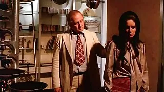 Dracu face Kenzie ta cu fete goale TaLor uita de reparații.