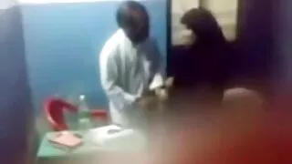Cuplu tremura canapeaua cu filme porno cu femei dezbrăcate sex.