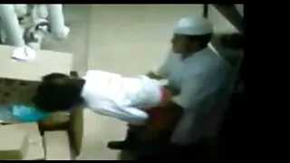 Roșcată videoclipuri cu femei goale aplecat și futut ca pedeapsă.