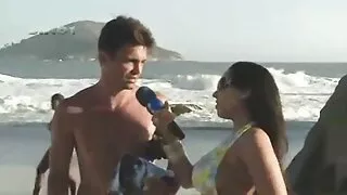 DOZA splinter e de femei gole rahat cocoș în timp ce o provocare porno.