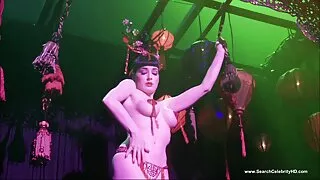 Lesbiene Sex Brunete xxx femei goale în timpul masaj.
