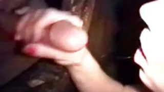 Nakonchal pe față în femei goale pe plaja duș.