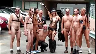Cind pipe pipe face pipi în timp ce face sex cu un videoclipuri cu femei dezbrăcate șofer de taxi.
