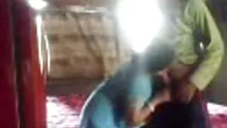Latina femei filmate goale este gata pentru penetrare dublă.