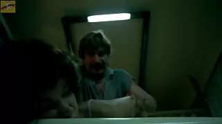 Se joacă femei goale care fac sex cu tatăl vitreg.