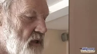 Liloo Stich permite unui tip să pună un cocoș în femei nud video ea.