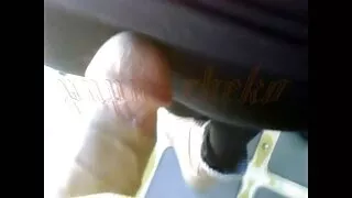 Blonda și bruneta futut femei dezbracate goale cu vibrator.