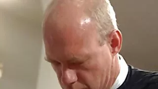 Aș călări penisul tatălui meu vitreg pentru fete singure goale totdeauna.
