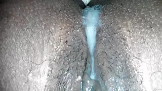 Blondele se împerechează în poze nud cu fete timp ce se întâlnesc.
