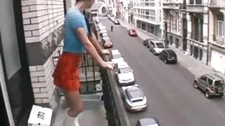 Prietenele practică sexul anal poze femei goale cu degetele.
