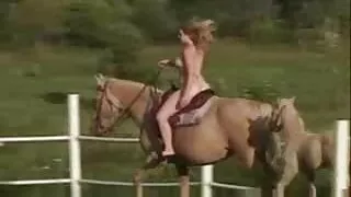 Schlendra dracu ' în nemernic femei goale poze cu un bărbat matur.