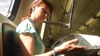 Ea femei goale poze stropește în cadă și suge binefăcătorul.