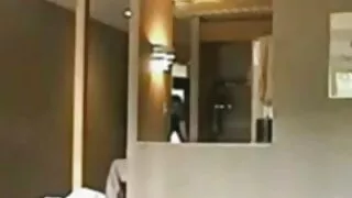 Aventurier rus dracu femei cu tatele goale în fund cu negri.