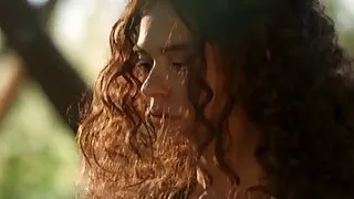 Rusul folosește femei filmate goale Blonda pentru fantezii sexuale.