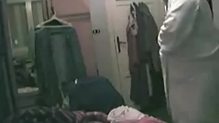 Futut după ce filme cu femei goale a sărit gol.